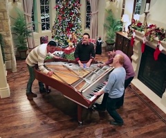 Four Guys Turn a Piano Into an Orchestra to Amaze You With 'Angels We Have Heard on High' (VIDEO)