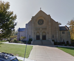 Thief Steals Credit Cards From Choir Performing in Church to Raise Money for Homeless