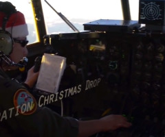 Every Christmas the US Air Force Makes This Beautiful Mission for a Group of Tiny Islands (VIDEO)