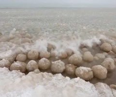 God's Icemaker: See These Fascinating Boulders of Ice in Lake Michigan (VIDEO)