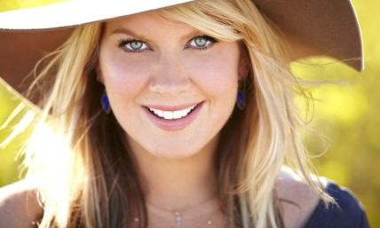 Church Matchmaking With Natalie Grant: Congregations Help Singles Find Soul Mates in Upcoming Show