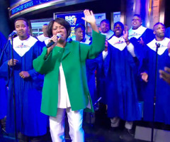 Patti LaBelle, NFL Players' Choir Sing the Gospel on 'Good Morning America': 'Jesus, You've Been So Good to Me!' (VIDEO)