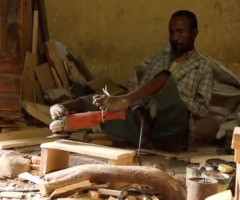 Determined Carpenter Without Arms Builds Furniture - With His Feet! (VIDEO)