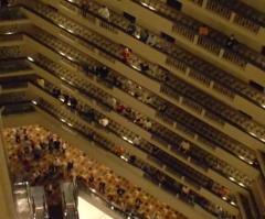 1,000 Teens Beautifully Sing the National Anthem in 18-Story Hotel - This Will Give You Chills (VIDEO)