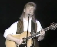 Valentine's Day Throwback: Steven Curtis Chapman Sings 'I Will Be Here' Live (VIDEO)