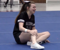 Cheerleader Breaks Down During Surprise Reunion With Navy Father Gone a Year (VIDEO)