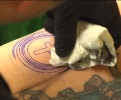 Florida Pastor Keeps Promise After Jokingly Offering to Pay for Congregants' Tattoos