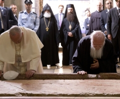 Pope Francis, Patriarch Bartholomew Pray at Holy Sepulchre Church to Promote Christian Unity