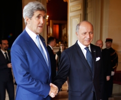 Kerry Pushes for Israel-Palestine Truce in France as Israel, Hamas Hold 12-Hour Ceasefire