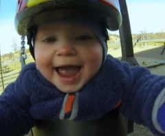 Watch the Joy in This Baby's Face as He Rides on a Swing – This Will Make You Smile! (VIDEO)