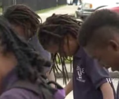 Every Morning This Woman Prays at the Bus Stop With Kids Before They Get On – What She's Doing is Wonderful!