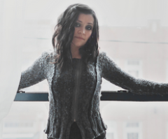 Former Flyleaf Singer Lacey Sturm Recalls Atheist Beliefs; Says Faith Saved Her Life