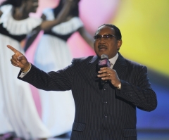 Dr. Bobby Jones Exclusive: 'Bobby Jones Gospel' Host Reveals Challenge With the Longest Running Show on Cable