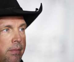 Garth Brooks Debuts Song 'Mom' On Live TV, 'Conversation Between God and Unborn Baby' Moves Audience to Tears