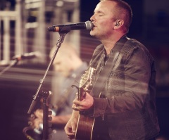 Chris Tomlin on Writing Worship Music: 'You Don't Want to Throw a Heresy to the World' (CP Video)