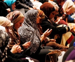 National Cathedral Hosts Islamic Prayers; Lone Protester Interrupts Service