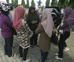 Indonesia: Extremist Group Spray Paints Women in Tight Jeans, Claims to Enforce Sharia Law