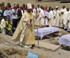 Christian Nigerians Celebrate Christmas Despite Boko Haram, Suicide Bomb Threats