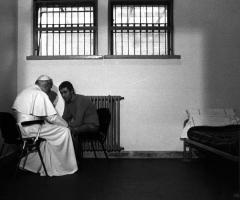 Man Who Shot Pope John Paul II in 1981 Brings White Roses to Late Pontiff's Tomb