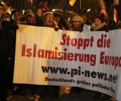 Germans Hold Mass Protests Against 'Islamisation' of Europe; Counter Rallies Accuse Them of 'Nazism'