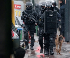 Gunmen in Charlie Hebdo Paris Terror Attack Surrounded, Say They Want To 'Die as Martyrs'