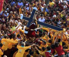 5 Million Join Philippines Jesus Parade Ahead of Pope's Visit; Two Dead, 1,000 Hurt