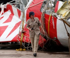 AirAsia Black Box and Tail Section Recovered; Official Believes Plane Exploded Upon Hitting Water, Killing All 162 People on Board