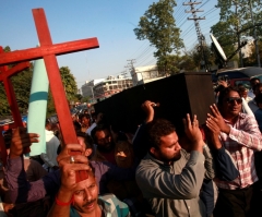 5 People Battle for Custody of Children Whose Christian Parents Were Burned Alive by Muslim Mob in Pakistan