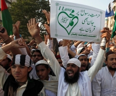 300 Armed Muslims Attack Christian Boys' School in Pakistan in Retaliation to Charlie Hebdo's Prophet Muhammad Drawings