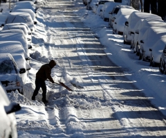 Freezing Northeast Faces New Snowstorm as Death Toll Rises to 15; Patriots Postpone Boston Super Bowl Parade