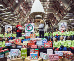 Franklin Graham's Operation Christmas Child Exceeds Goal, Collects 10 Million Shoeboxes