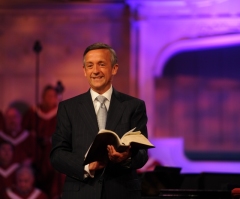 Megachurch Pastor Robert Jeffress: Homosexuality 'Will Pave the Way for Antichrist to Persecute, Martyr Christians'