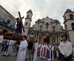 83,000 Bibles Sent to Cuba to Keep Up With 'Incredible' Growth of Christianity