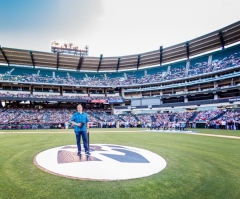 20,000 People Attend Saddleback Church's 35th Anniversary; Rick Warren Says 'We Dared to Dream Big'