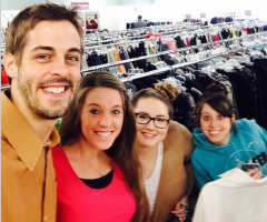 Jill Duggar 5 Days Overdue, Spending Time Volunteering