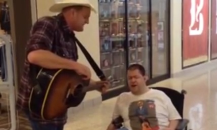 2 Men Sing Praises to God at the Mall – You Will Want to Sing Along!