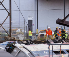 'Absolute Disastrous Mess': At Least 7 People Killed, Over 140 Injured in Amtrak Train Derailment in Philadelphia; Mayor Calls Tragedy 'Unbelievable'