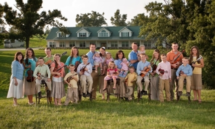 Josh Duggar's Family, Mike Huckabee Standing by Him as TLC Cancels '19 Kids and Counting'