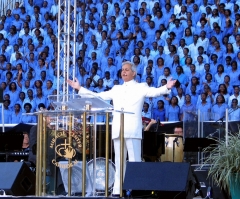 Benny Hinn Claims 'Greatest Wealth Transfer in Human History' Is Coming According to Bible Passages; Asks People to Sow Money