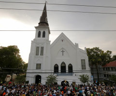 Christian Leaders Respond to 'Literally Satanic' Shooting at Charleston Church; 4,000 Residents Gather for Vigil