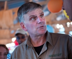 Franklin Graham Slams 'Outrageous' Attack on 'Freedom of Speech' Following Ruling Fining Oregon Christian Bakers $135K for Refusing to Make Gay Wedding Cake