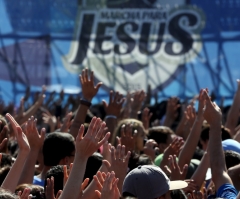 Brazilian Evangelical Christians Create Facegloria, a Violence and Pornography-Free Version of Facebook; 100K People Sign Up in First Month