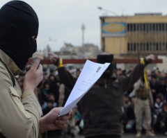 ISIS Jihadists Line Syrian Streets With Crucified Civilians Tied to Electric Poles for Breaking Fast During Ramadan