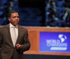 Creflo Dollar Wants You to Help Him Reach a 'Billion Souls for Jesus' for Less Than $1 a Day