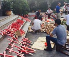 Chinese Catholics and Protestants Unite in 'Carry Crosses Everywhere' Campaign to Protest Massive Government Crackdown on Churches