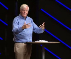 Social Critic Os Guinness Preaches at Saddleback Church on Finding Purpose, Calling in Life