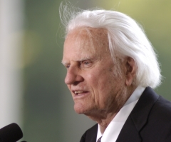 Billy Graham: It's a Sin to Criticize Your Pastor