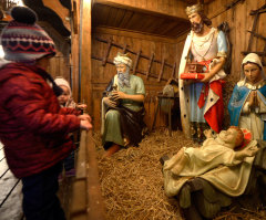 Alabama Town Deifies Atheists' Threat by Displaying Nativity Scene