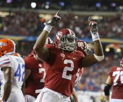 Heisman Winner Derrick Henry: Always Keep God First, Don't Be Afraid to Pray