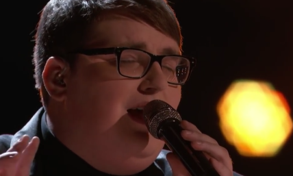 'The Voice' Winner Jordan Smith Sings at Saddleback Church Christmas Service